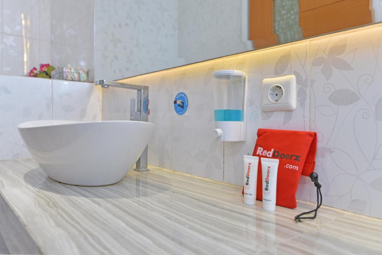 Reddoorz Plus @ Mahendradatta Denpasar 외부 사진